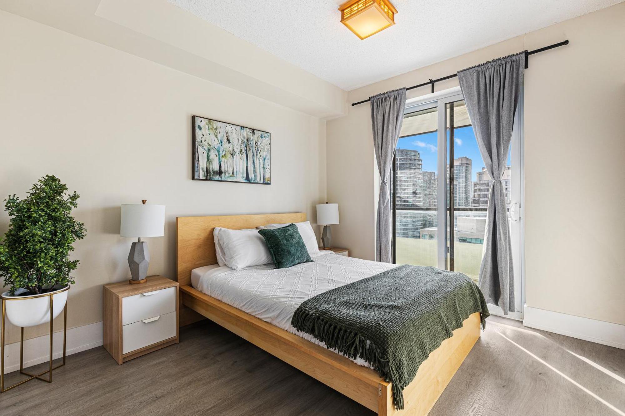 3 Bedroom Beside Cn Tower With Parking Downtown טורונטו מראה חיצוני תמונה